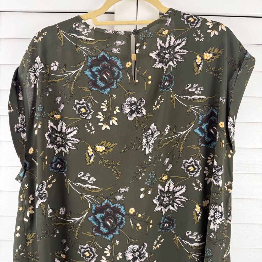 Loft Blouse Women XXL Olive Green Floral Short Sleeve Pocket Keyhole Back - Picture 8 of 11